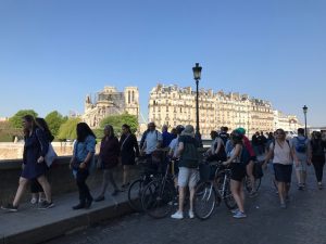 滞仏日記「今現在のノートルダム大聖堂がどうなっているのか？」　