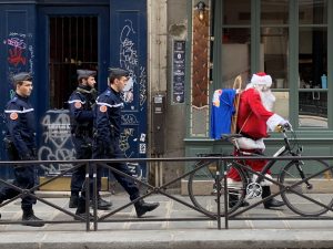 滞仏日記「人はなぜサンタになりたがるのか？」