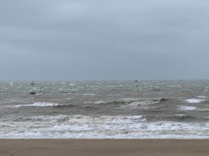 滞仏日記「海見て心を落ち着かせたら、息子の待つパリへとんぼ返り」