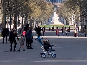 滞仏日記「恐れないで！　ロックダウンの意外な日常生活」