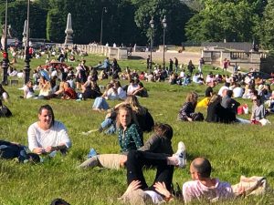 滞仏日記「解除後初の週末、あのパリが戻って来た。これは幻想か？」