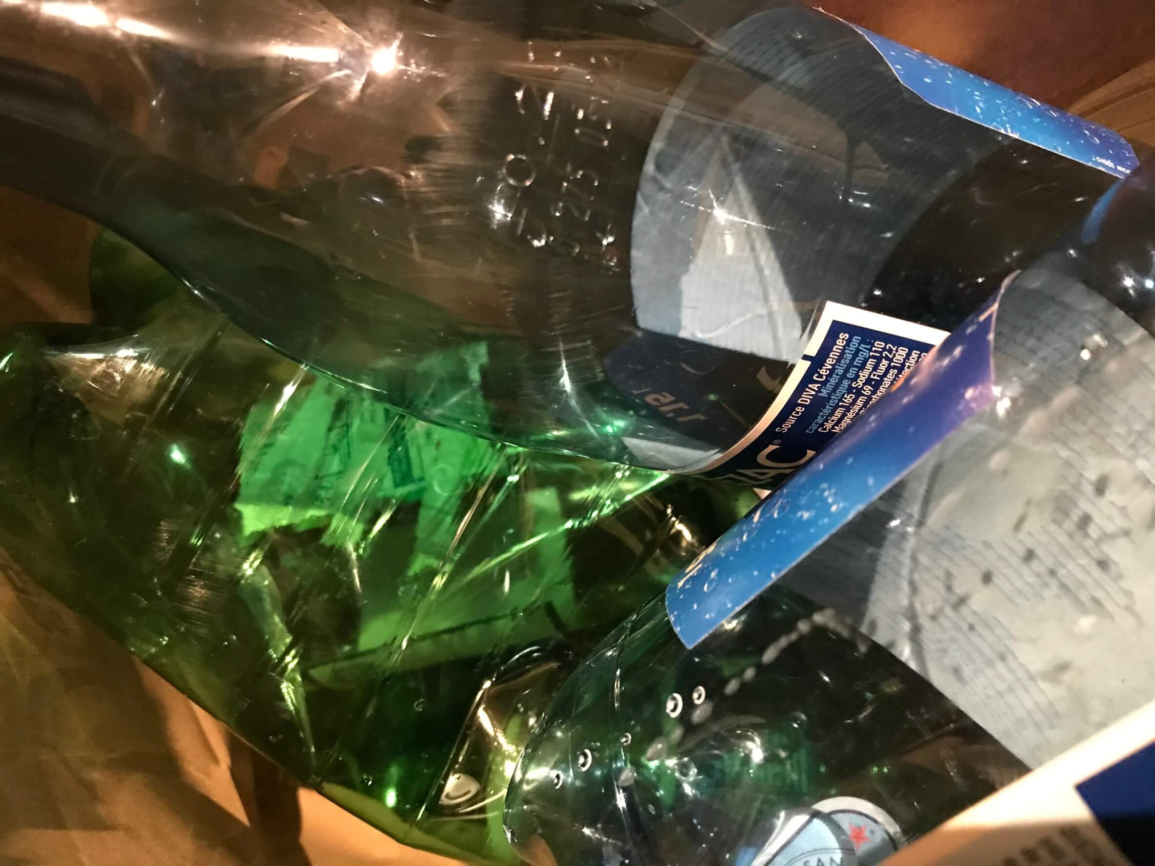 パリ最新情報「フランスは、2040年までに使い捨てプラスチックをゼロにする」