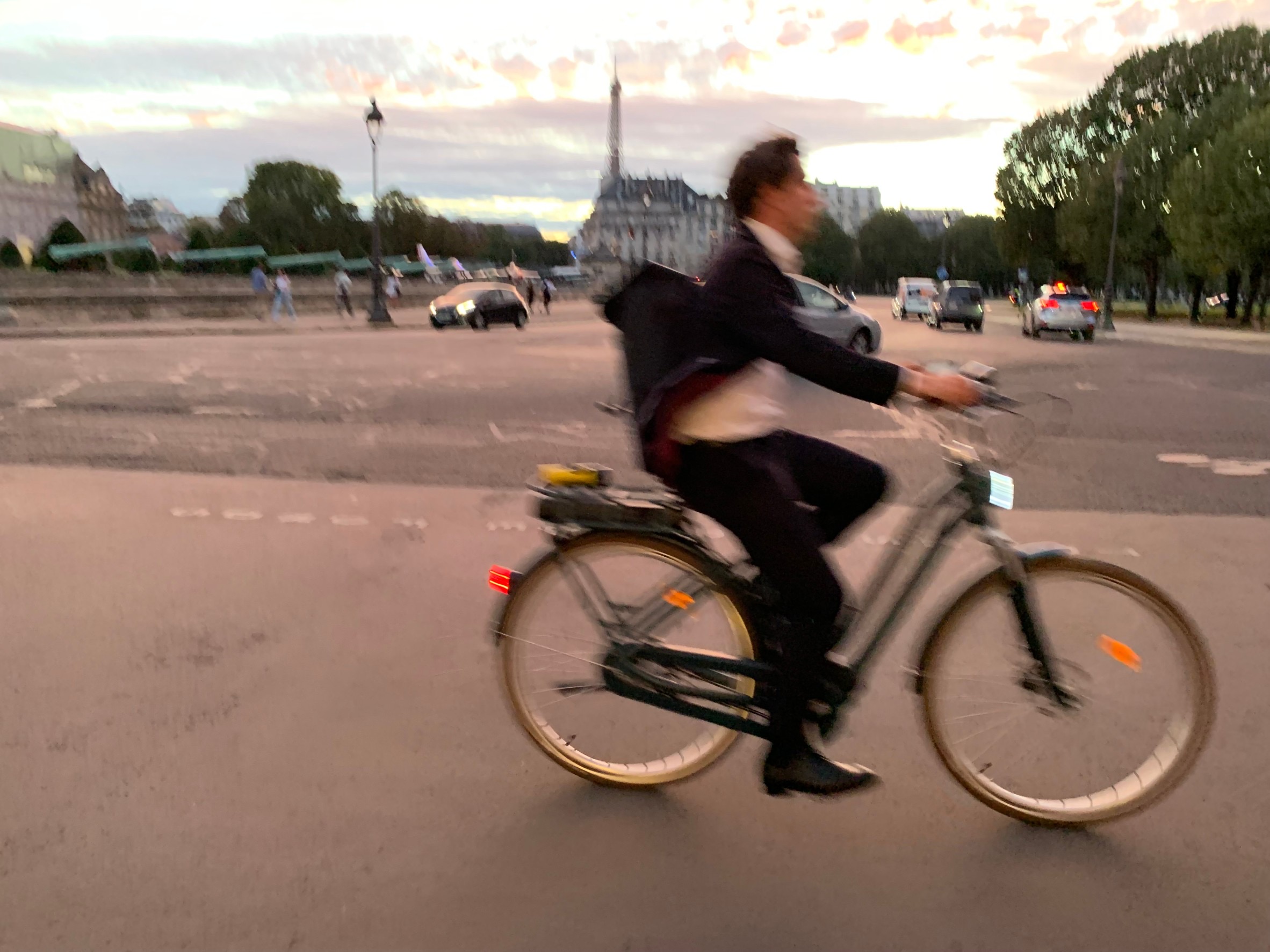 滞仏日記「吉方位とか信じますか？吉方位なんか、とバカにしてた自分が悲しい。吉方位あります」