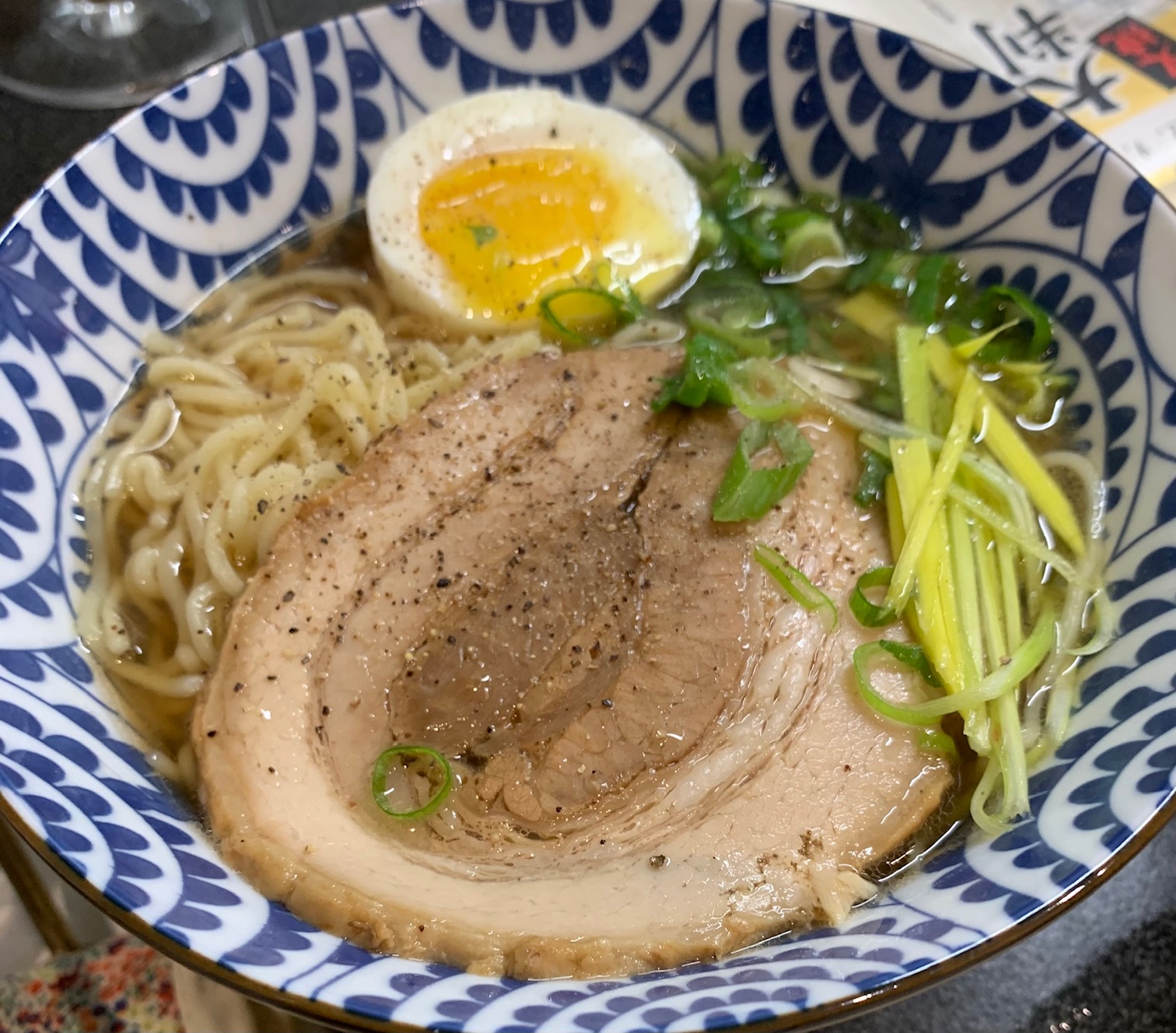 一人飯日記「一人飯をどうやったら楽しくさせられるか、とある秘策を思い付く！」