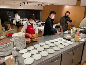 滞日日記「ついにお笑い料理ユニット、だんちゅうでござる、がデビュー！」