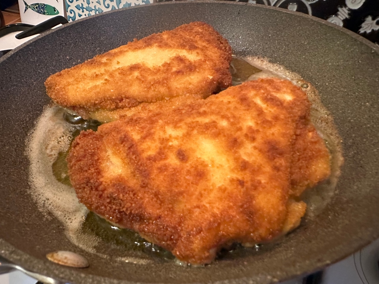 フランスごはん日記「家庭料理の定番、チーズ入りチキンカツレツ、その名は、コルドンブルー」