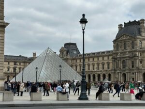 滞仏日記「生まれて初めてラーメンの出前をとった！おお、意外な美味さじゃ」