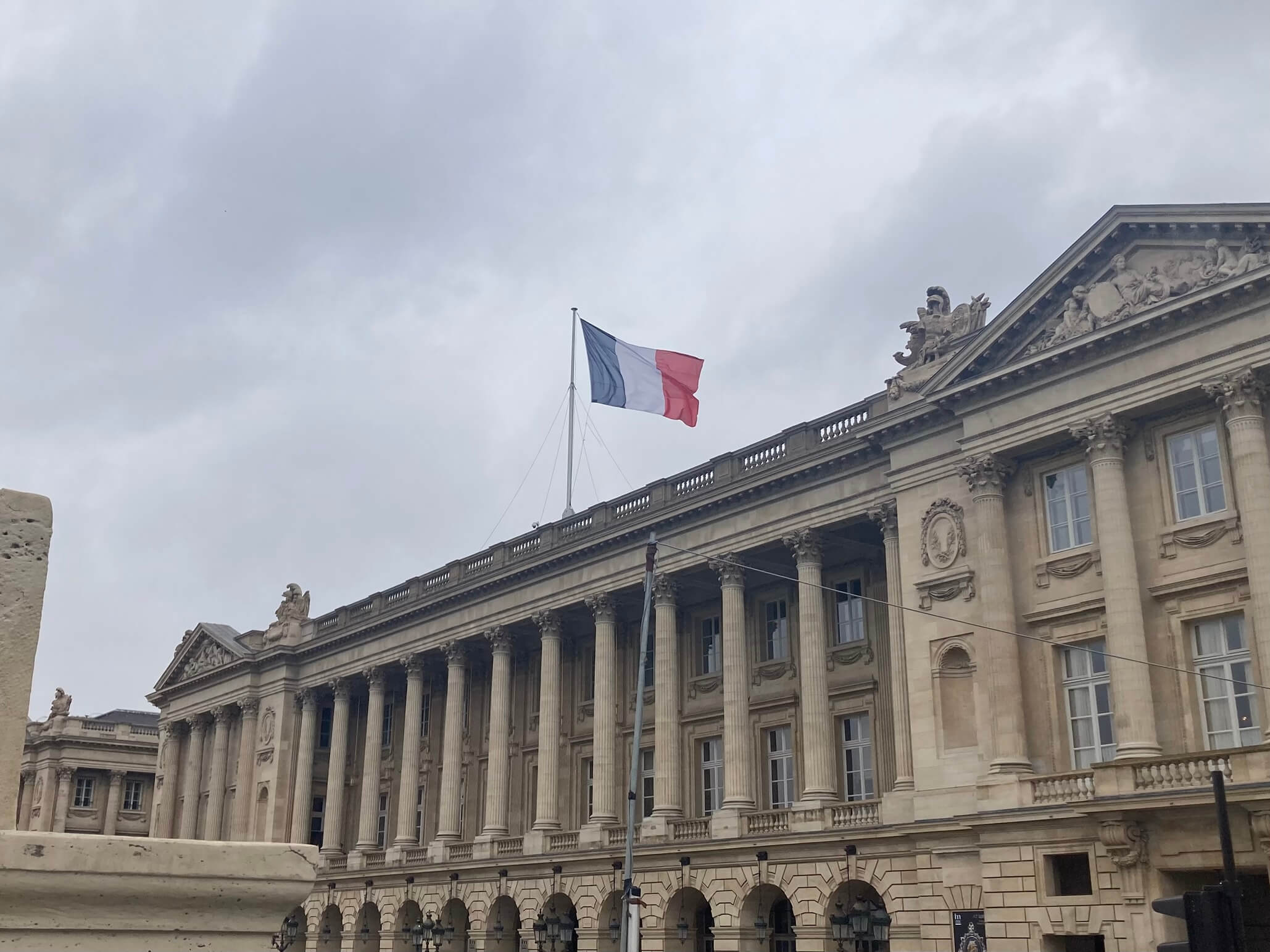 パリ最新情報「フランス国民議会選挙、一回目の投票結果は極右『国民連合』がトップに　史上初」