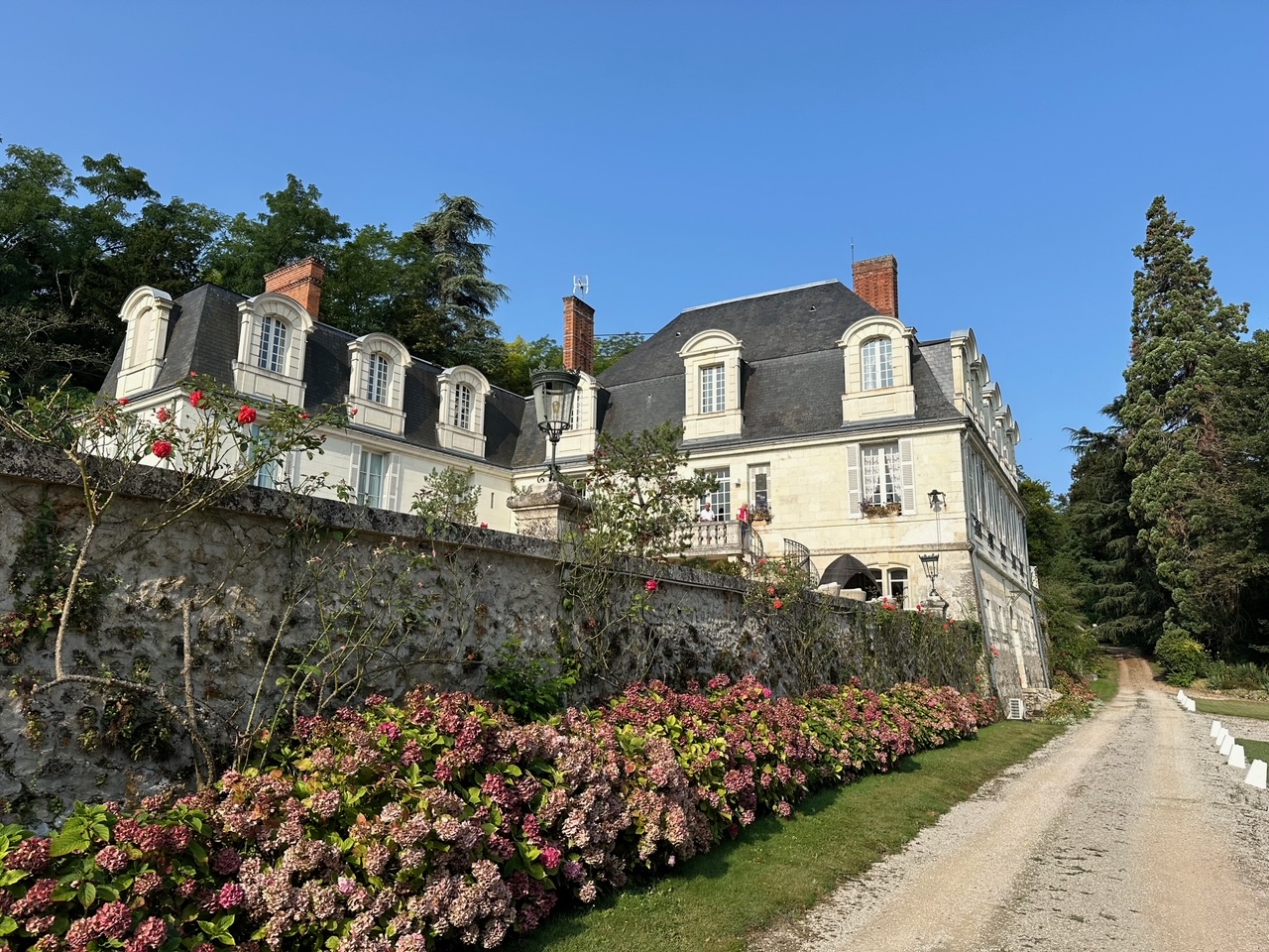 滞仏日記「田舎のオーベルジュで、旅をする人たちと出会い、人生を分かち合う！」