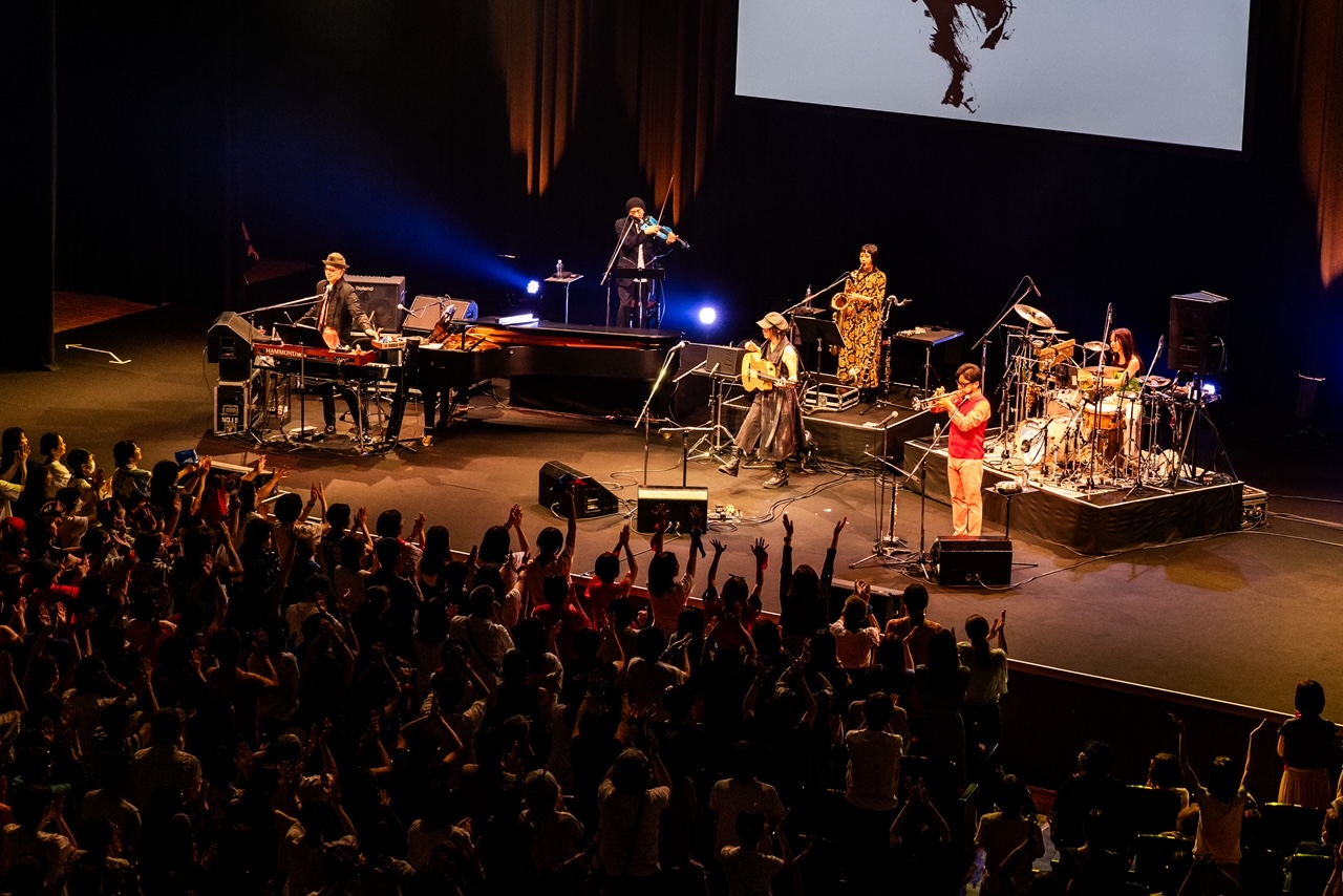 速報・第二弾「引退公演千秋楽、大阪フェスティバルホールでの演技歌種目・個人、団体、すべて金メダル！ニカっ」