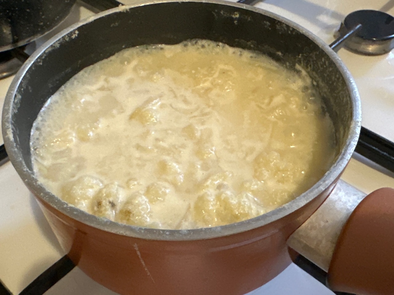 仏飯日記「やっとフレンチっぽい飯にたどり着いた。カリフラワーのスープ、美味いぞー」