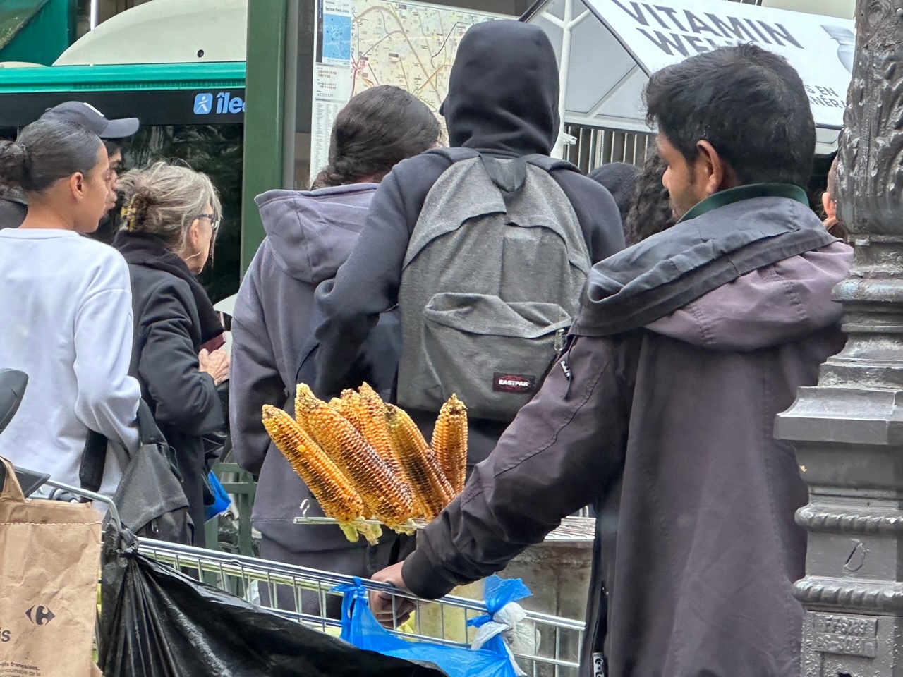 フランスごはん日記「名物コルシカドーナッツに感動しつつ、個展間近なので、パリに舞い戻った父ちゃん！」