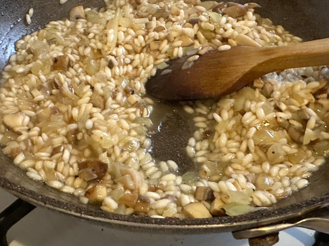 フランスでごはん日記「やっと、フレンチらしきもの作った～。父ちゃんの得意技、鯛のポワレ～」