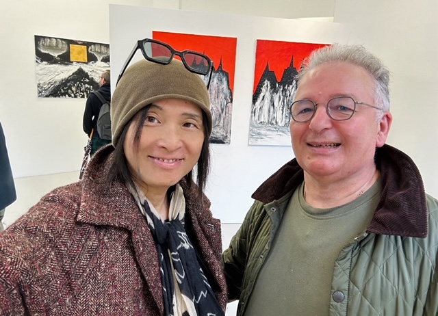 フランスごはん日記「父ちゃんのパリ個展、残り二日になりました。途切れない来場者に感激！」