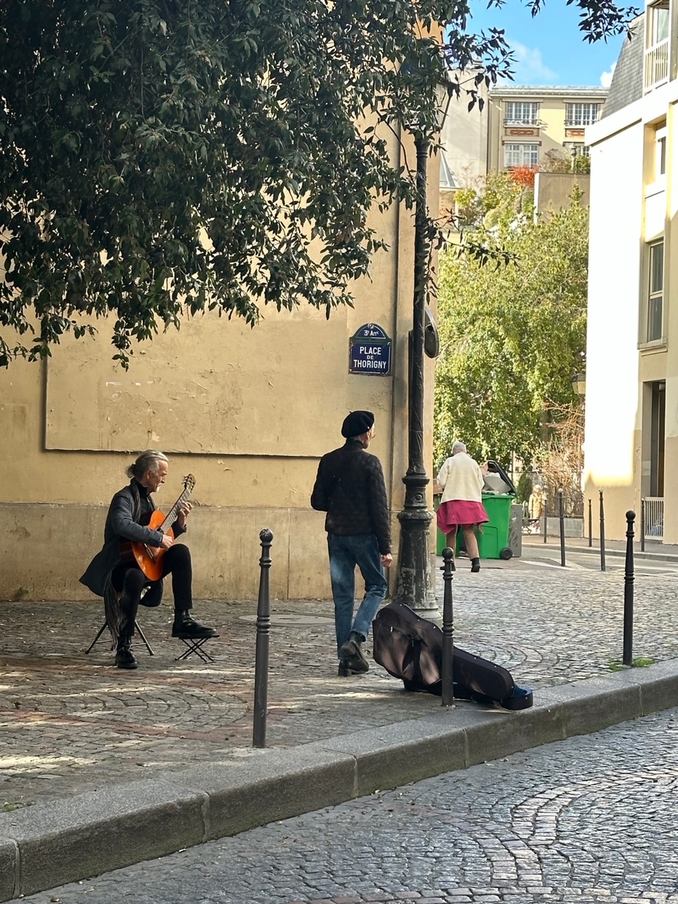 フランスごはん日記「パリ初個展中日、折り返し地点まできた。絵が欲しいと思う人の気持ち」