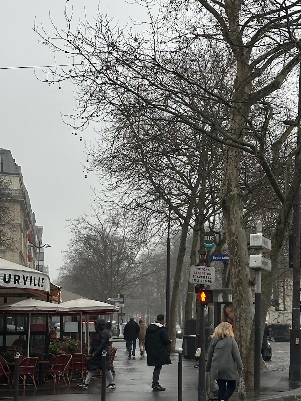 フランスごはん日記「今日はお惣菜屋さんでフランスの定番スナックを買って、ランチとした」