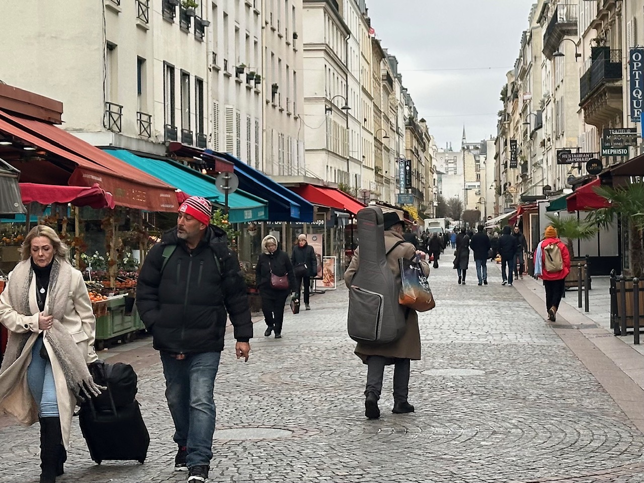 フランスごはん日記「香りがすごい、ブラウンマッシュルームの生パスタという日曜日でした」