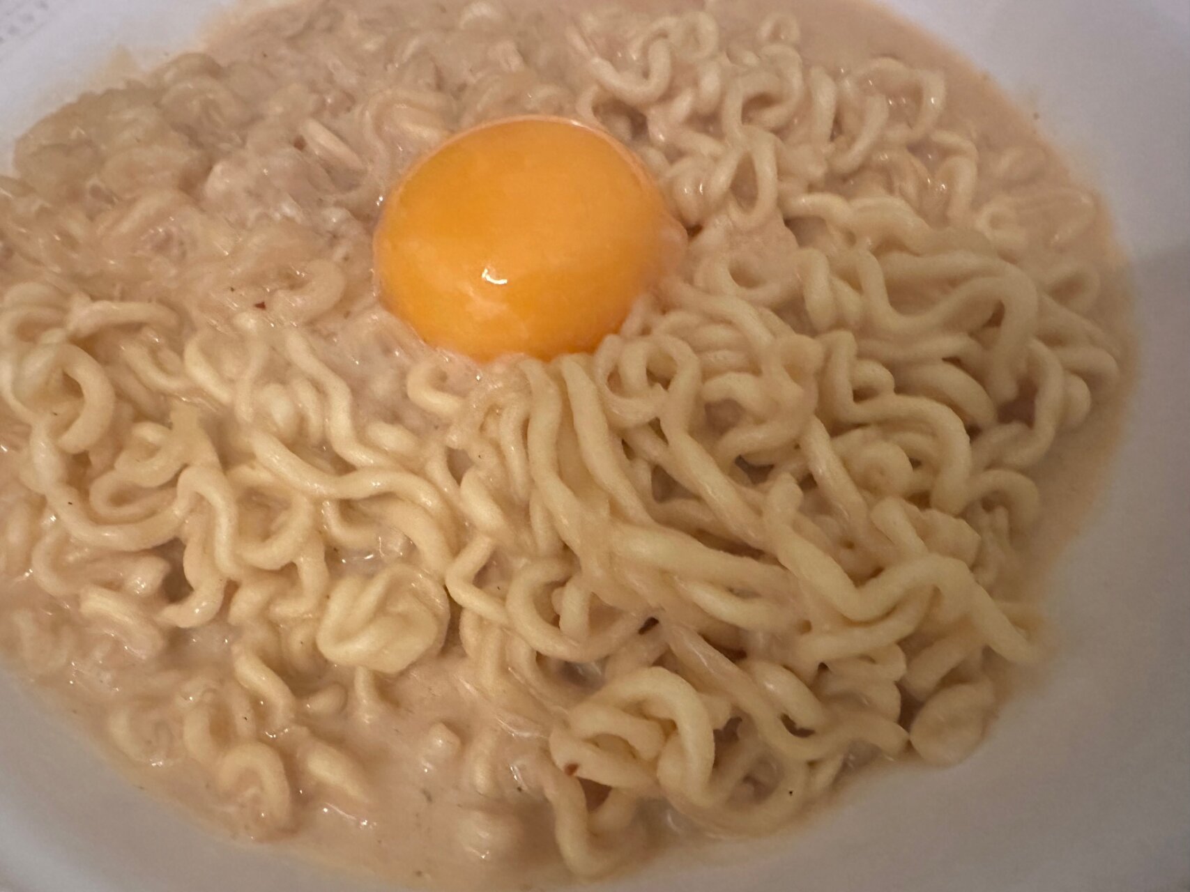 実は、辛ラーメンとかをカルボナーラにして食べるのも好きなおやじ物語