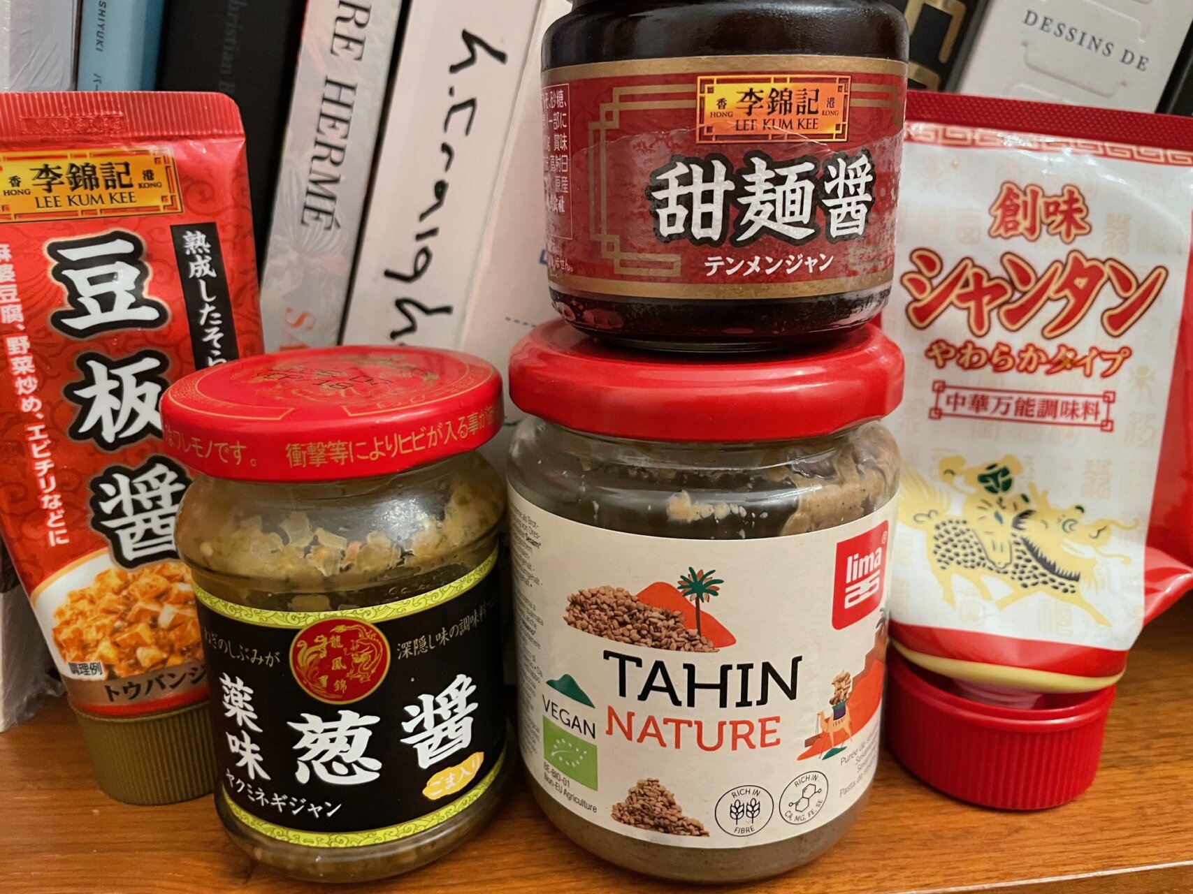 日本で買って帰った中華調味料でめっちゃおいしい担々饂飩麵！