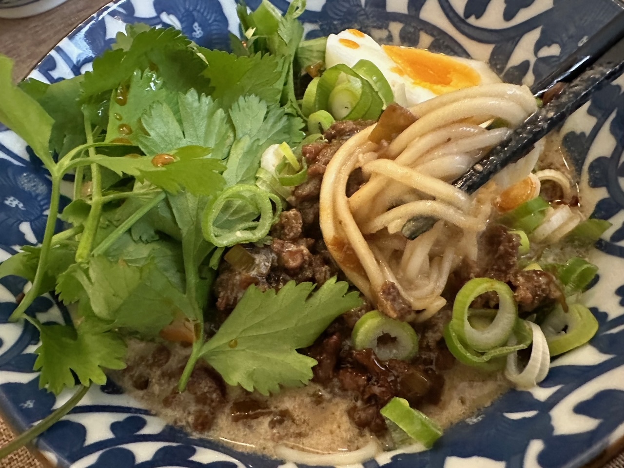 日本で買って帰った中華調味料でめっちゃおいしい担々饂飩麵！